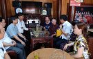 Các đồng chí lãnh đạo huyện đi thăm, tặng quà các gia đình chính sách nhân ngày Thương binh- Liệt sĩ 27-7